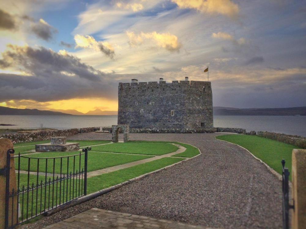Mingary Castle - Restaurant With Rooms Kilchoan エクステリア 写真